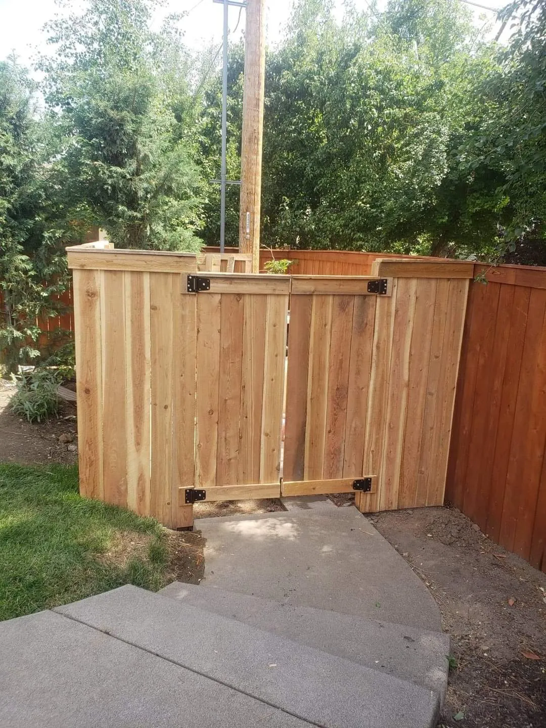 Custom Clear Cedar Pole Enclosure in Veradale, WA